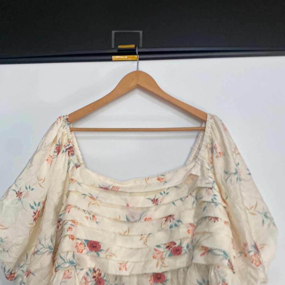 Torrid 1X Ruched Puff Sleeve Top - Picture 4 of 13
